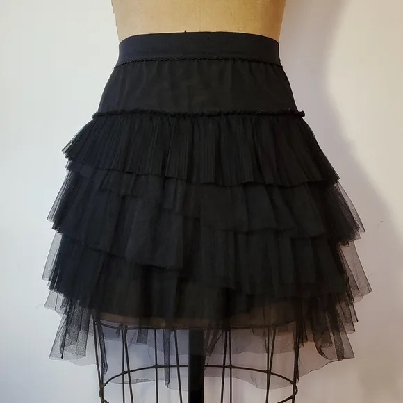 BCBG Max Azria Elegant Black Tiered Tulle Skirt - Picture 4 of 7